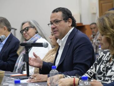La mesa fue moderada por los diputados José Luis Tostado Bastidas y Monserrat Pérez Cisneros, quienes coincidieron en que este tipo de ejercicios contribuyen al progreso económico, social y cultural de Jalisco. CORTESÍA