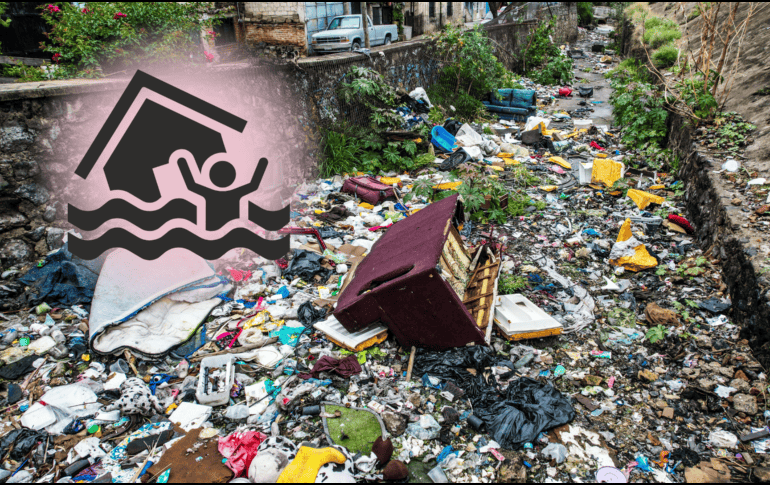 La acumulación de basura en los cauces puede alterar la corriente natural de los ríos y canales, lo que deriva en desbordamientos o flujos violentos capaces de arrastrar personas, puentes y vehículos. EL INFORMADOR / A. Navarro