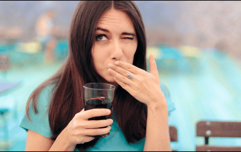 La mayoría de las veces, el hipo es solo una molestia temporal. Pero con estos simples trucos caseros, puedes deshacerte de él de forma rápida y segura. La próxima vez que te ocurra, ya sabes qué hacer. CANVA