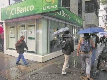 La Comisión Nacional Bancaria y de Valores intervino bancos señalados por lavado. EL UNIVERSAL
