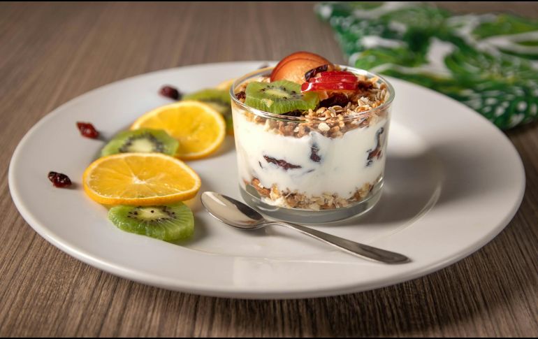 Descubre si se recomienda consumir yogur todos los días. UNSPLASH / D. CABRILES