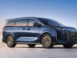 BYD promociona la M9 como 