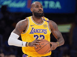 LeBron James continuará una temporada más en los Lakers. AP / ARCHIVO