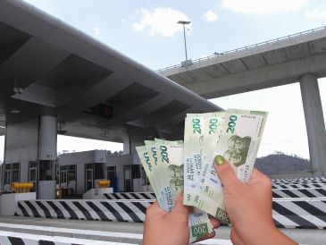 Varias autopistas del país implementarán una modalidad de cobro que dejará atrás el uso de dinero en efectivo. ESPECIAL / NTX y CANVA