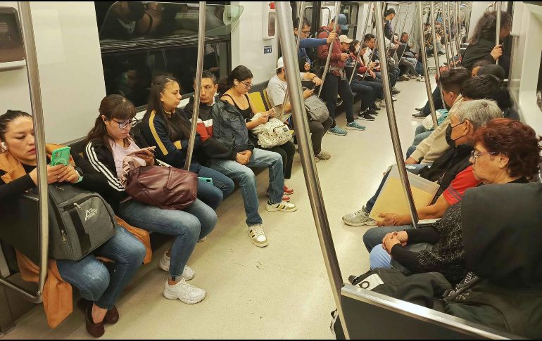 Varias estaciones de la Línea 8 del Metro de la Ciudad de México permanecen cerradas. SUN/ARCHIVO