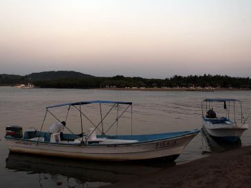 Prevén que Flossie pueda generar oleajes de entre tres a cuatro metros de altura en Cihuatlán y La Huerta. EL INFORMADOR/ARCHIVO