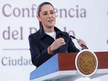 La Presidenta insistió en que la plaga de  gusano barrenador "está contenida". EFE/F. Rojas