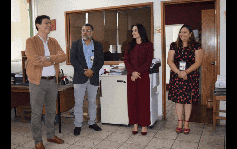 El Coordinador General de Centros SICT, Carlo BenitezOjeda, le dio posesión del cargo y reconoció la trayectoria y la vocación de servicio, de la ahora funcionaria federal. CORTESÍA