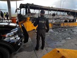 El incendio se originó en la zona de las llantas, presuntamente por una falla mecánica, según dicta el reporte preliminar. ESPECIAL