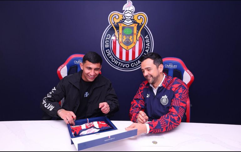 Bryan González enfatizó que tendrá que dar el máximo por él, su familia y la afición de Chivas. X/ @Chivas.