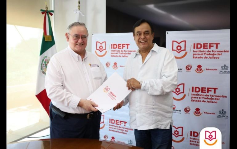 El acuerdo fue suscrito por el titular del IDEFT, Salvador Cosío Gaona, y el director de Fundación Teletón, José Guadalupe Ruiloba Madero. CORTESÍA.