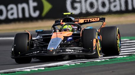 Con el pronóstico de lluvia para el sábado, la tercera práctica libre (FP3) y la sesión clasificatoria podrían disputarse en condiciones mixtas. EFE/P. Powell