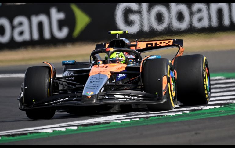 Con el pronóstico de lluvia para el sábado, la tercera práctica libre (FP3) y la sesión clasificatoria podrían disputarse en condiciones mixtas. EFE/P. Powell