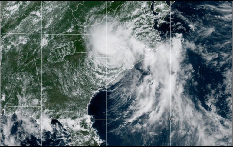 El sistema estaba previsto a girar hacia el noreste la tarde  de este domingo, mientras se debilitaba aún más. ESPECIAL / NOAA