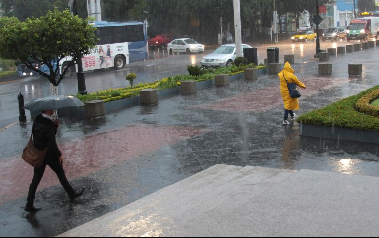 El especialista señaló que para las regiones Altos, Valles, Centro y Norte se esperan precipitaciones fuera del promedio, pero si ocurre algún evento como un ciclón tropical en las costas de Jalisco, este pronóstico podría cambiar. CORTESÍA