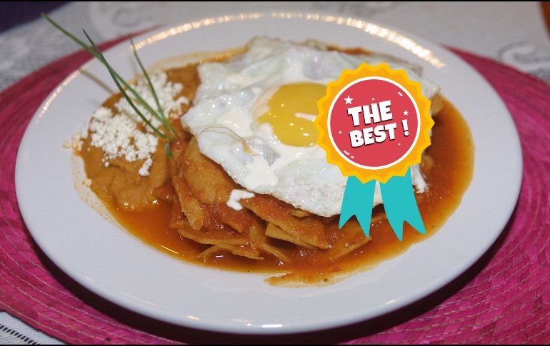 Los chilaquiles consisten en totopos de maíz bañados en salsa, generalmente roja o verde. EL INFORMADOR / ARCHIVO
