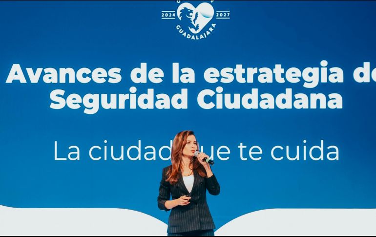 Verónica Delgadillo presentó la Estrategia de Seguridad “La ciudad que te cuida”, con la que logró bajar la incidencia delictiva en el municipio. Los delitos de alto impacto redujeron 29 por ciento. CORTESÍA/ Gobierno de Guadalajara