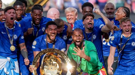Trump acaparó protagonismo en la premiación del Chelsea. EFE/J. Lane
