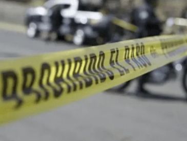 El matrimonio de 43 y 42 años de edad quedó sin vida en la entrada de su casa; sus hijas de 20 y 22 años recibieron auxilio de paramédicos, que las trasladaron a un hospital en código rojo. SUN / ARCHIVO