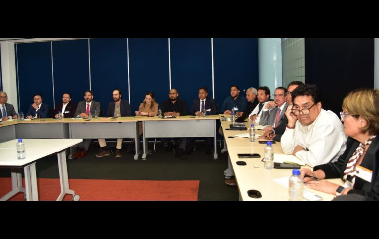 La SICT ha fortalecido su capacidad de respuesta inmediata para la conservación de carreteras y caminos, además de retomar trabajos realizados por administración directa y reactivar el uso de trenes de pavimentación como herramienta clave. CORTESÍA