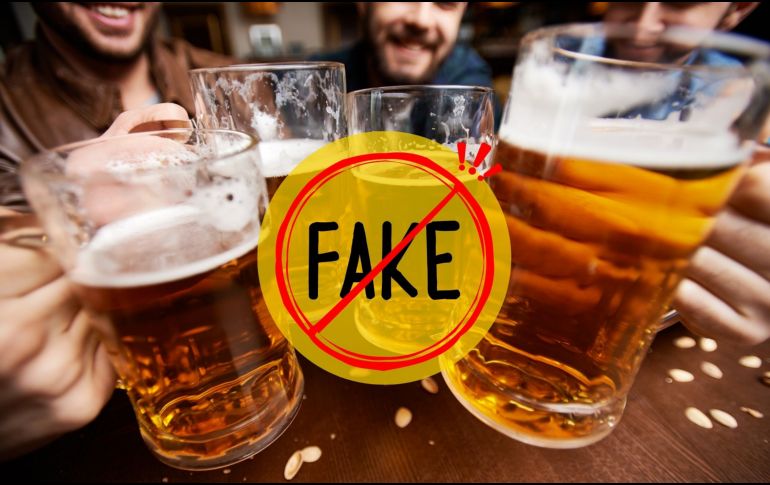 El periodista Carlos Jiménez compartió en sus redes sociales un video en el que se muestra a un hombre abriendo botellas de cerveza que, en lugar de contener la bebida, estaban llenas de agua con jabón.  CANVA