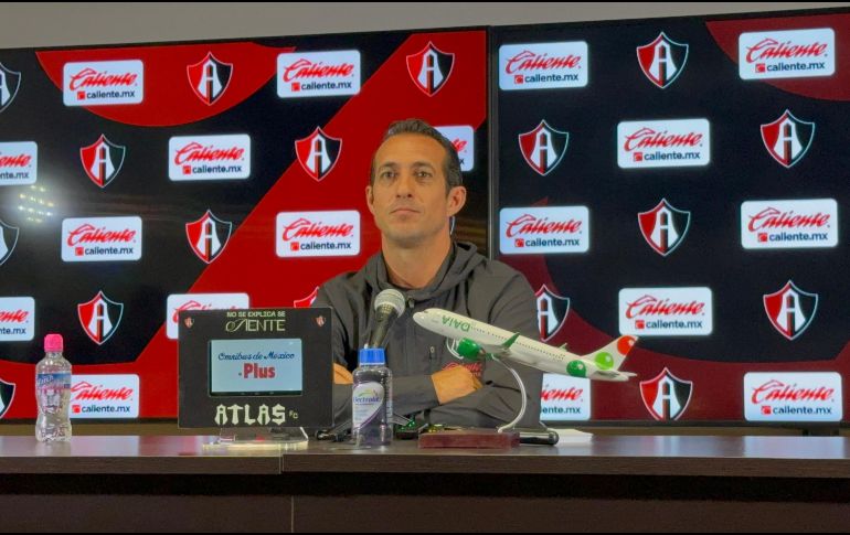 Diego de la Torre se ocupó de dirigir al Atlas después de que Gonzalo Pineda fuera expulsado por reclamar. EL INFORMADOR/F. Ramírez