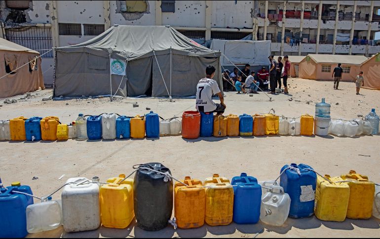 Tropas israelíes dispararon a una multitud de civiles que buscaban alimentos. EFE/H. Imad