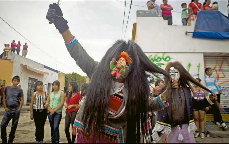 Los bailes de los Tastoanes son típicos durante las fiestas en San Juan de Ocotán. EL INFORMADOR