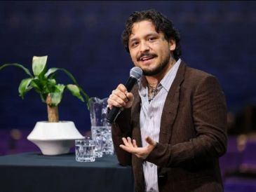 En uno de los clips, mientras intenta interactuar con el público, parece tener dificultad para articular algunas palabras. EL INFORMADOR/ ARCHIVO