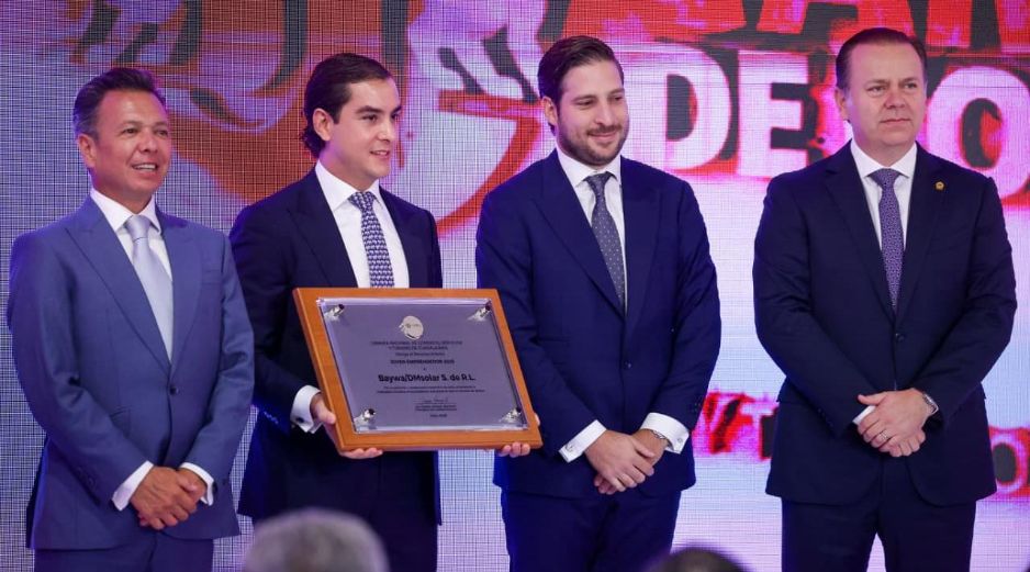 La Cámara de Comercio de Guadalajara entregó premios y galardones en el marco de su 137 aniversario. EL INFORMADOR/ H. Figueroa