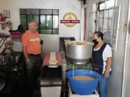 El acuerdo se respalda en la Norma Oficial Mexicana NOM-187-SSA1/SCFI-2002, que garantiza que el producto llegue al consumidor con calidad, higiene y a precio justo. GOBIERNO DE MÉXICO