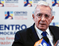 Álvaro Uribe, de 73 años y fundador del partido de derecha Centro Democrático, se convirtió el lunes en el primer expresidente colombiano en ser condenado penalmente en el denominado "juicio del siglo". EFE / ARCHIVO