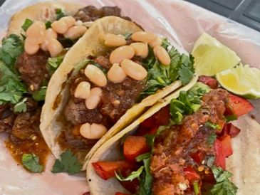 Disfruta de unos buenos tacos estilo Monterrey en Taco Regio. ESPECIAL