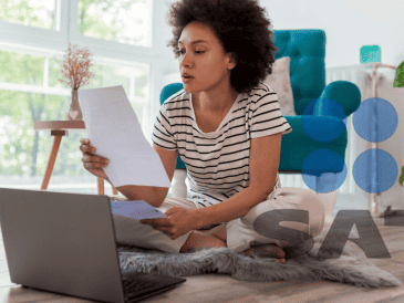 El SAT cuenta con herramientas digitales para rastrear movimientos financieros y comparar la información bancaria con las declaraciones fiscales, lo que le permite detectar inconsistencias con facilidad. CANVA