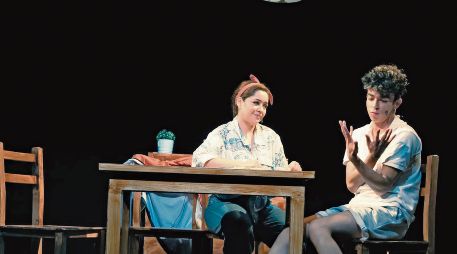El elenco de “Mamá está más chiquita” regresa al escenario del Estudio Diana con una propuesta que toca fibras profundas. CORTESÍA
