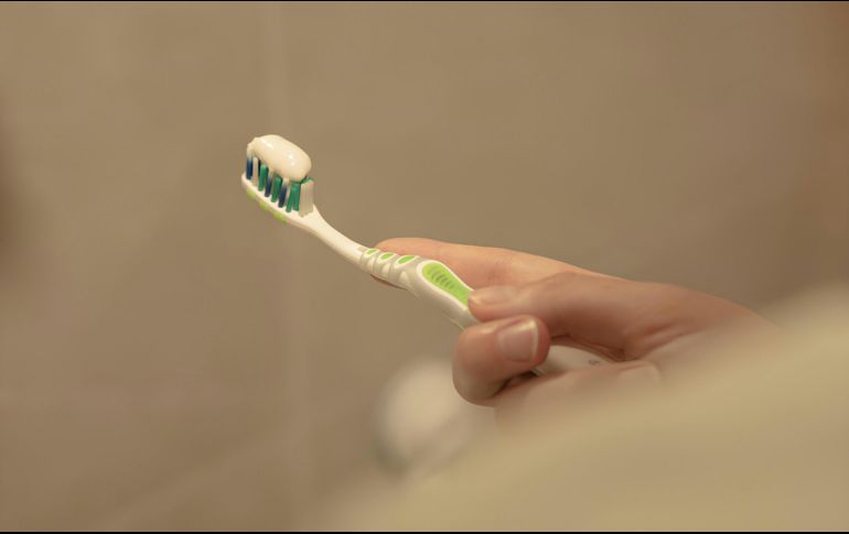 La Cofepris ha recomendado descontinuar el uso de la pasta dental Prevención Activa CLEAN MINT. UNSPLASH/Roman Marchenko