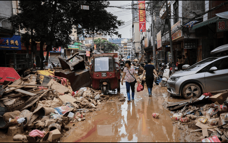 Las fuertes lluvias y las altas temperaturas en China han empeorado la crisis, que suele ser habitual en zonas tropicales pero este año es mucho más intensa. AP / XINHUA, D. Hua