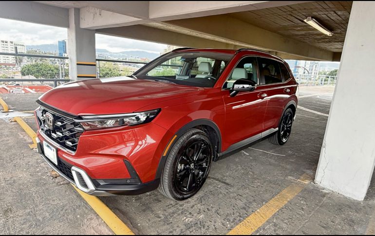 Sus 204 HP enviados a las ruedas delanteras le permiten acelerar con soltura y rebasar sin esfuerzo. ESPECIAL