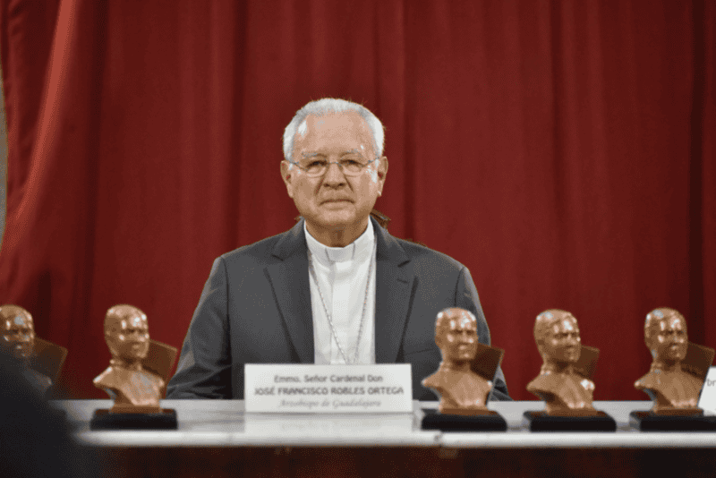 El cardenal de Guadalajara, José Francisco Robles Ortega, destacó que la comunicación es una de las actividades más nobles de la naturaleza humana. ESPECIAL 