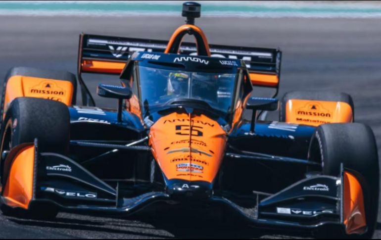 O’Ward partía desde la pole y mantenía un sólido liderato en las primeras vueltas, con la esperanza de recortar la diferencia de 121 puntos que lo separaba de Palou en el campeonato. ESPECIAL