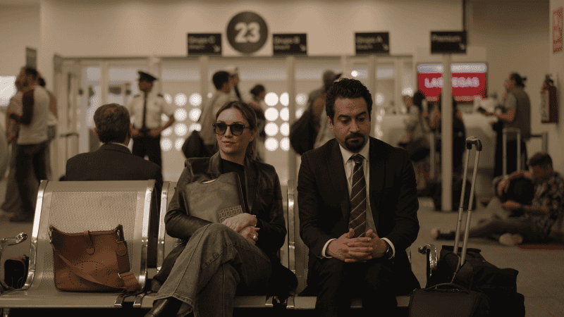 Regina Blandón y Daniel Tovar, en la nueva cinta “Mirreyes contra Godínez: Las Vegas”. CORTESÍA.