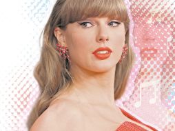 Taylor Swift posa desde la alfombra roja de los Premios GRAMMY, realizados el 2 de febrero de 2025. AFP