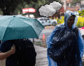 Las lluvias puntuales fuertes a intensas podrían reducir la visibilidad en tramos carreteros, incrementar los niveles de ríos y arroyos, y generar encharcamientos, deslaves e inundaciones. SUN / ARCHIVO