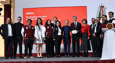 Además de los vehículos Olinia, también se presentaron avances del proyecto Kutsari sobre el diseño de semiconductores. SUN / B. Fregoso