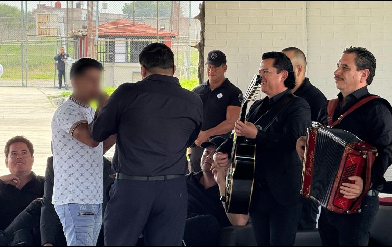 La agrupación invitó a los jóvenes del CAIJEJ a que, durante su proceso, aprovechen la red de apoyo de sus familiares y amigos. ESPECIAL/Secretaría de Seguridad del Estado