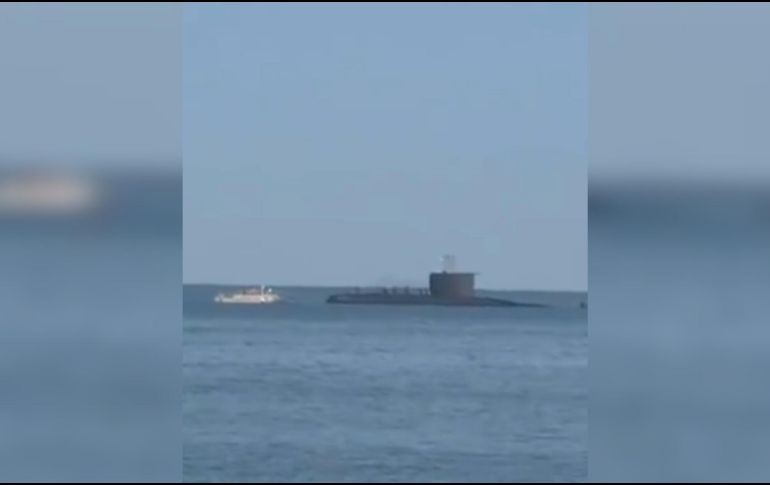 El hecho no solo captó la atención de quienes lo presenciaron en persona, sino que las imágenes se volvieron virales en redes sociales. ESPECIAL / X