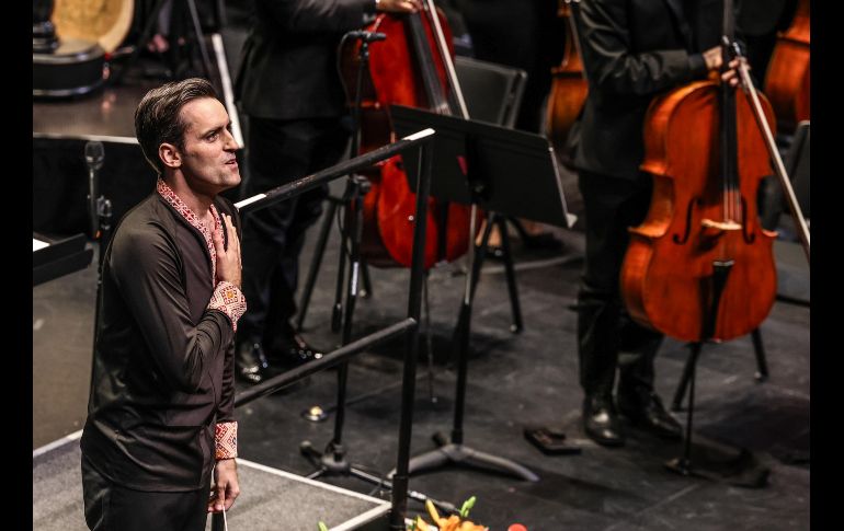 Sobre el escenario, 72 músicos acompañaban a Contreras. EL INFORMADOR/A.NAVARRO