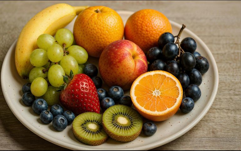 Cenar únicamente fruta puede ser una opción ligera y con algunos beneficios. UNSPLASH.