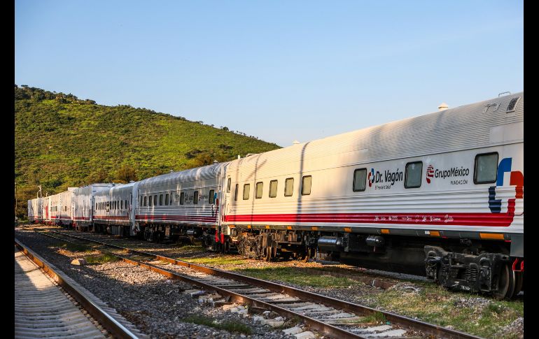 El tren también cuenta con una farmacia para entregar medicamentos, lentes y aparatos auditivos para quienes lo necesiten, totalmente gratuitos. EL INFORMADOR / A. Navarro