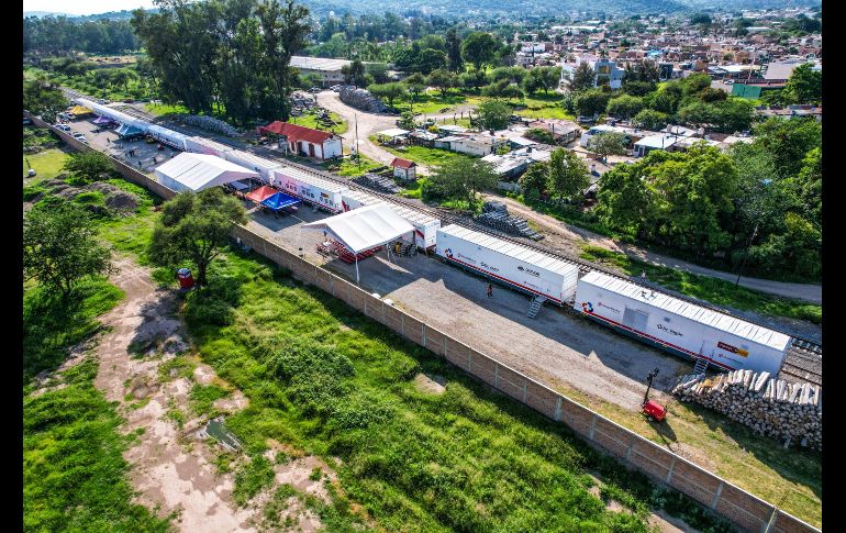 El tren también cuenta con una farmacia para entregar medicamentos, lentes y aparatos auditivos para quienes lo necesiten, totalmente gratuitos. EL INFORMADOR / A. Navarro
